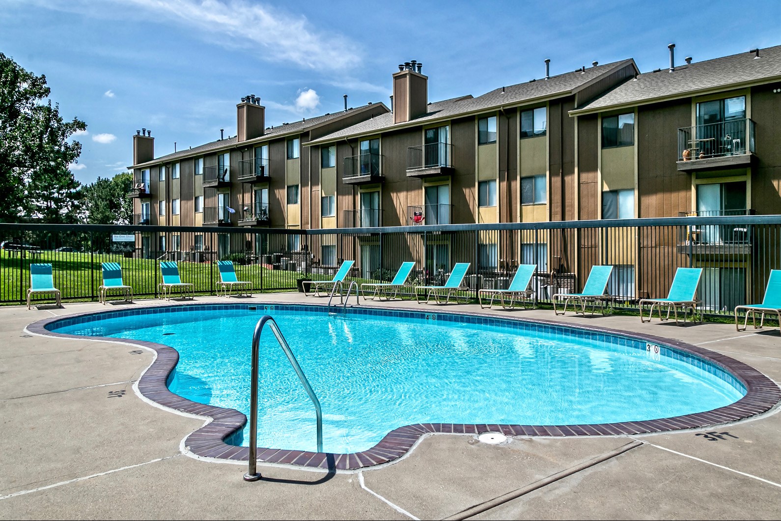 Community swimming pool at Fox Ridge Apartments, Omaha, NE